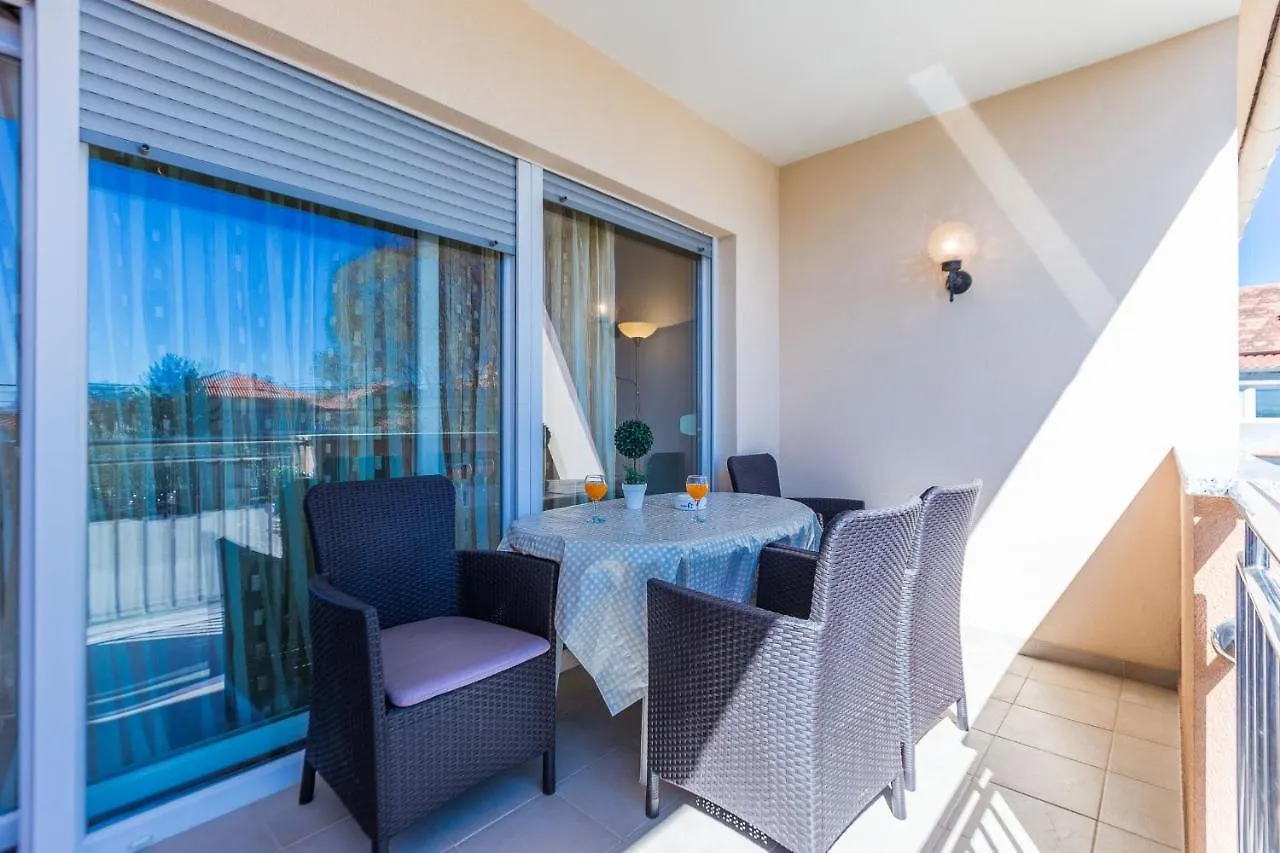Oleander Apartment Bibinje Croatia