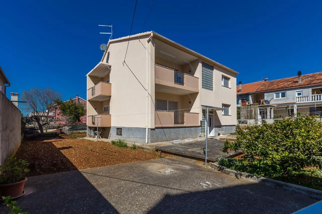Oleander Apartment Bibinje 0*,